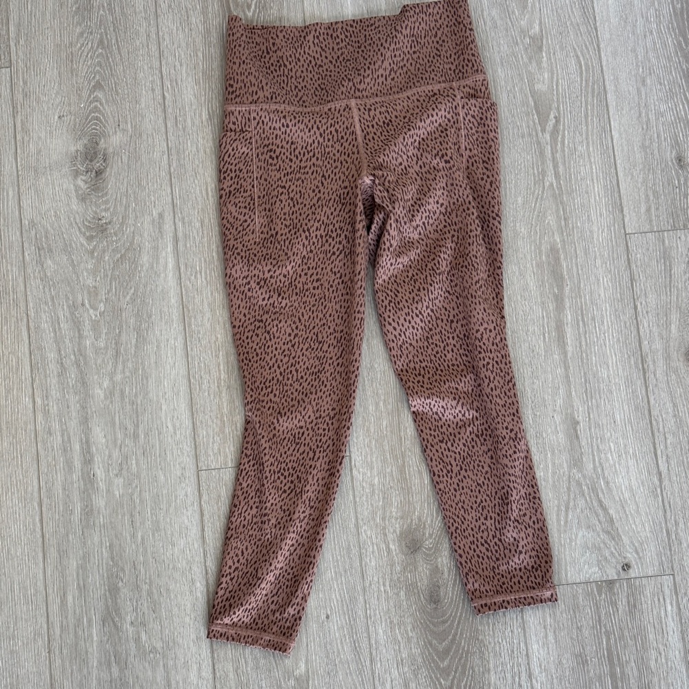 7/8 Athleta Cheetah Print Leggings